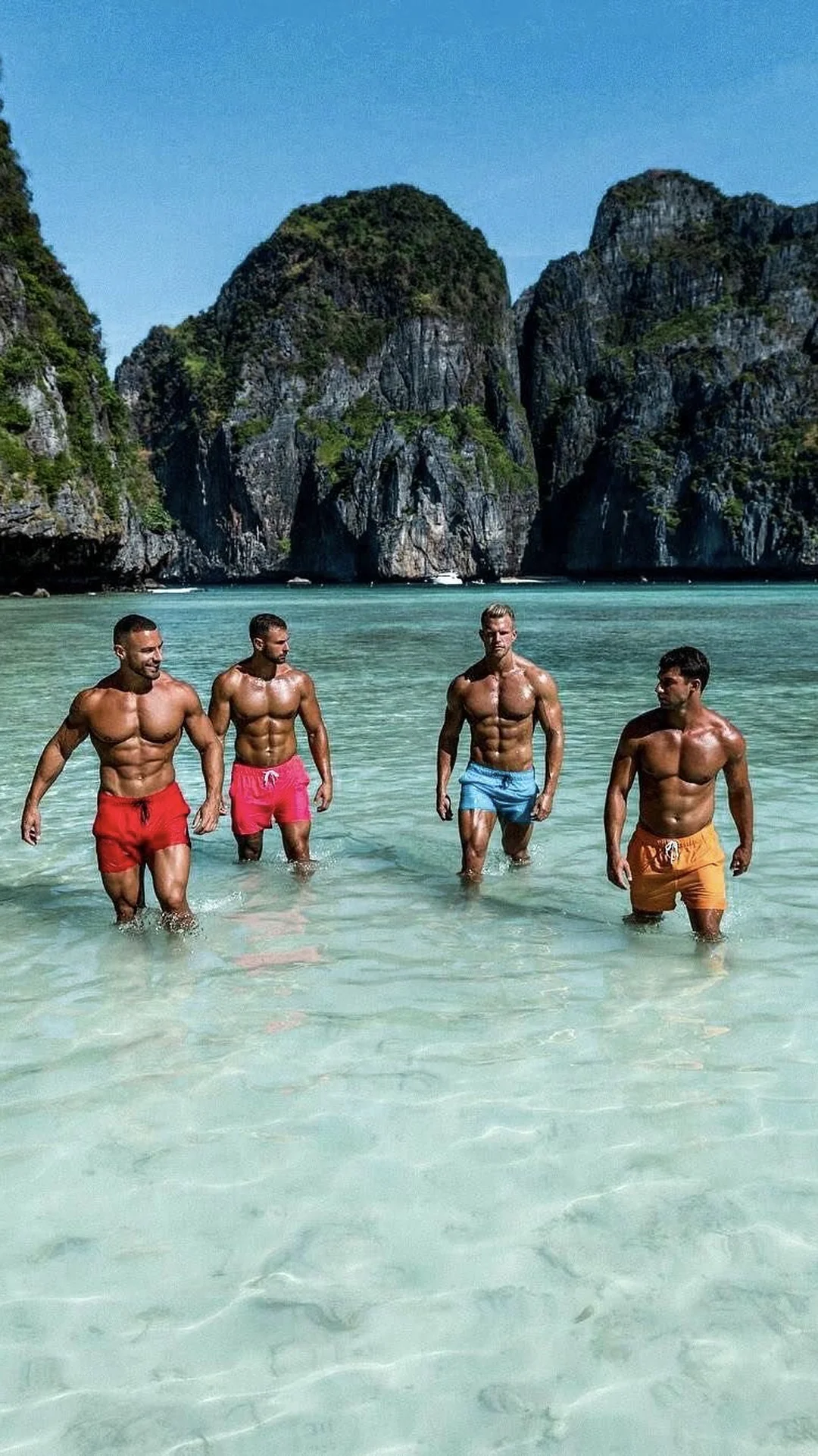 Male alliance, athletic physique, and the ocean